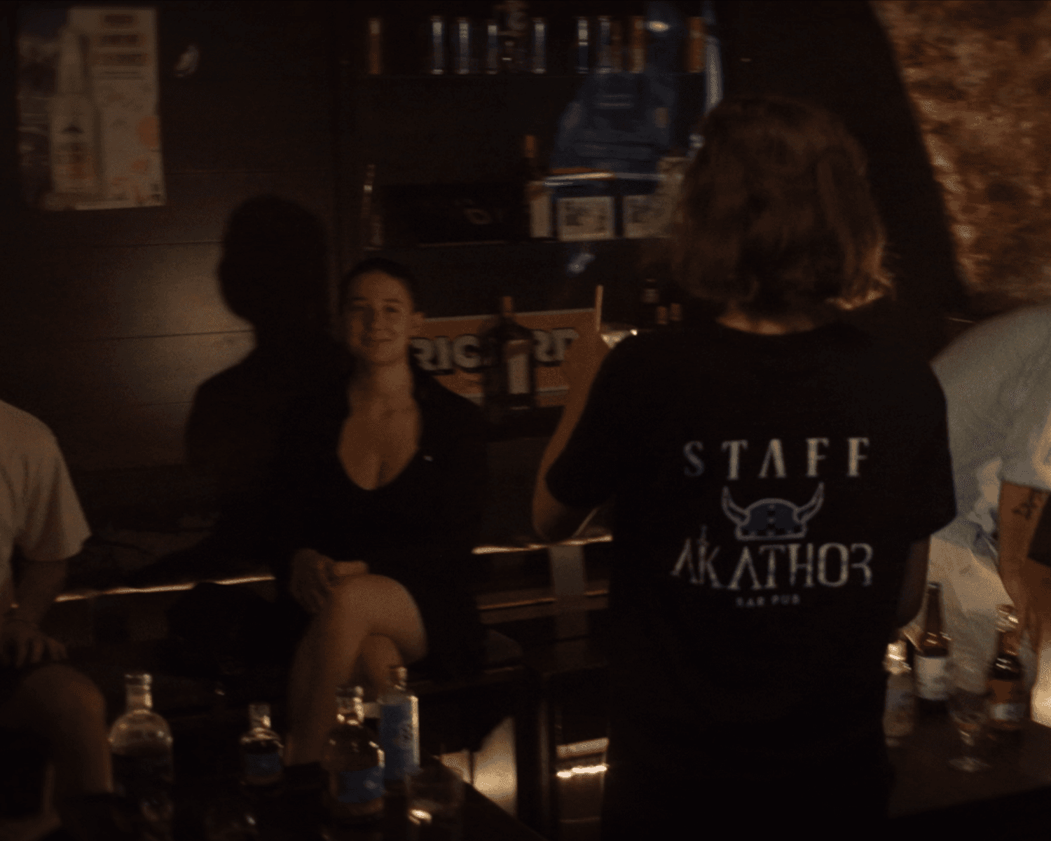 Image tirée du film 2 — Little More Than A Drink